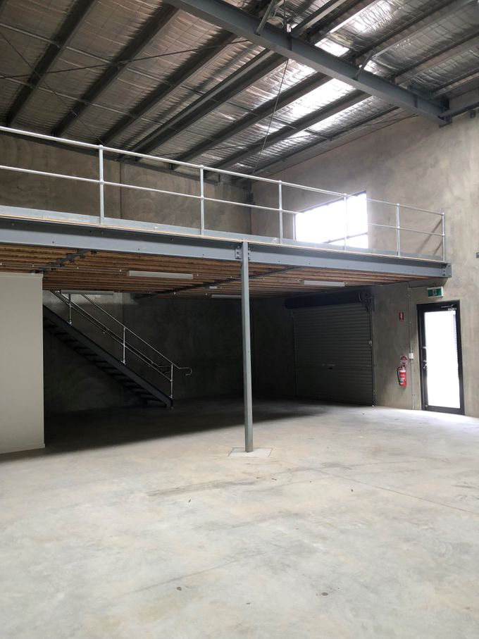 4 / 9 Lenco Crescent, Landsborough