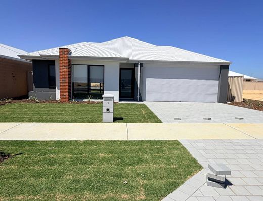 1st Home Open: 11-11:30am Thursday 05/Nov/2026