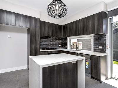 1 / 7 Garnet Street, Essendon West