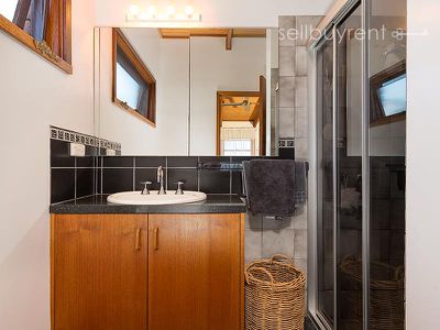 47 CRAIG DRIVE, Bellbridge
