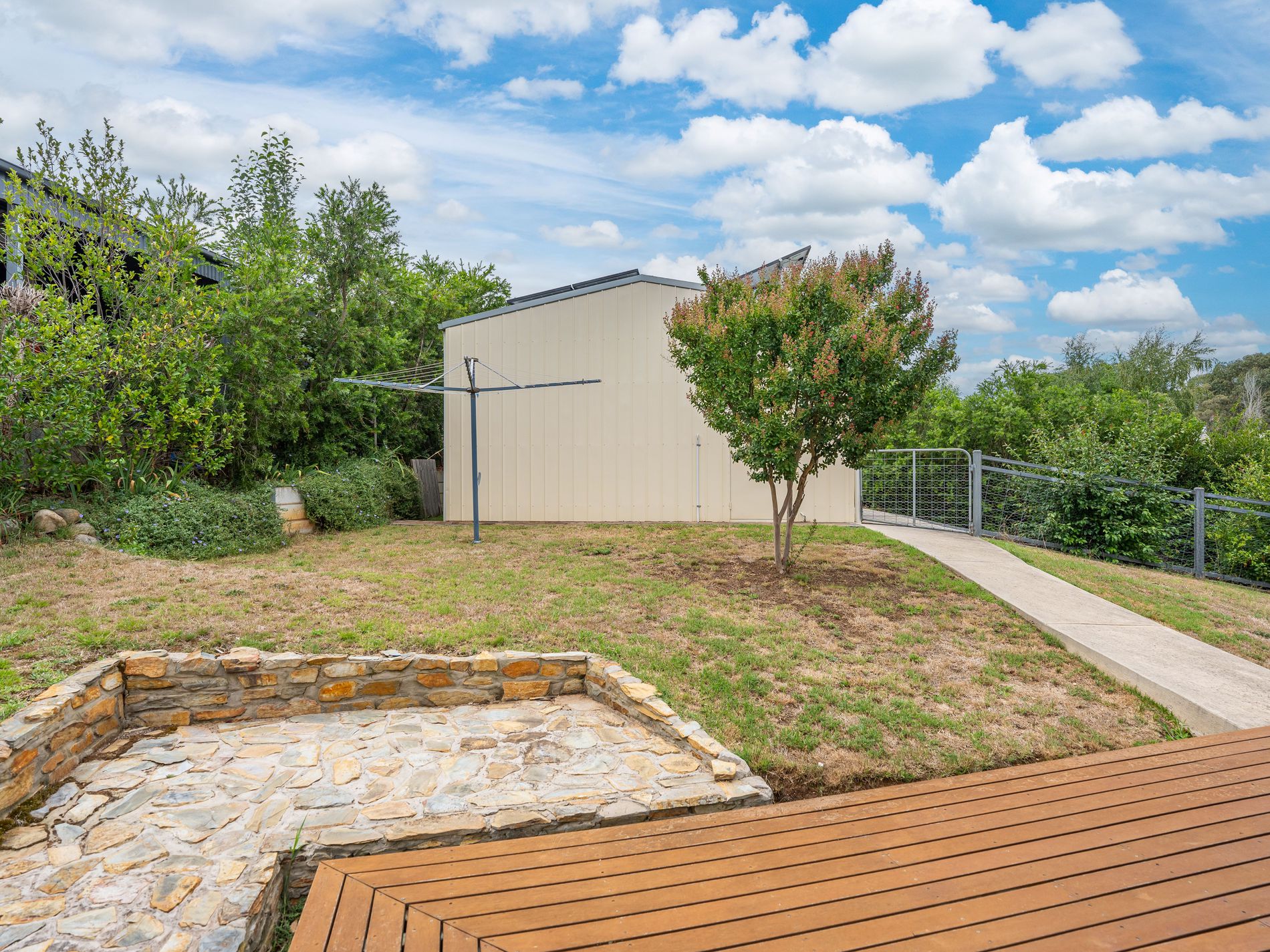 12 MCEVOY LANE, Yackandandah
