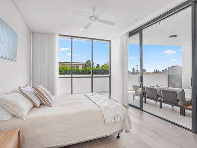 311 / 4 Lake Street, Forster
