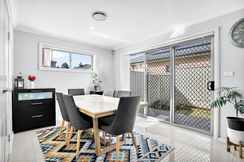 12 Raspberry Crescent, Schofields