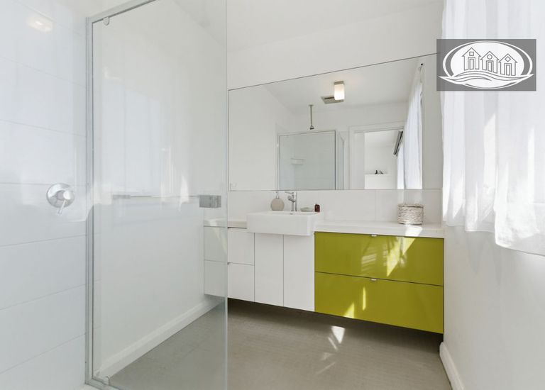 8 Aquarius Court, Portland North