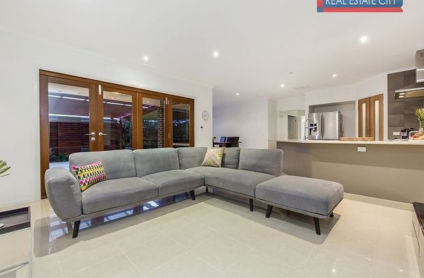 72 Axminster Drive, Craigieburn