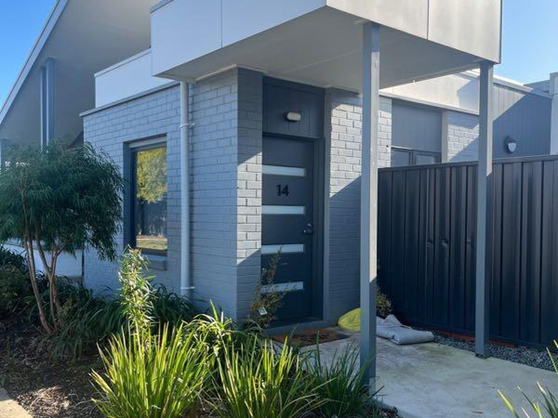 14/17 Colac Grove, Belmont