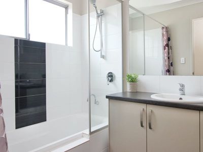 2 Tide Way , Singleton