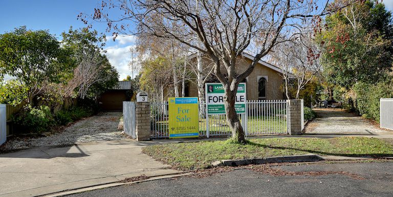 3 Castle Court, Euroa
