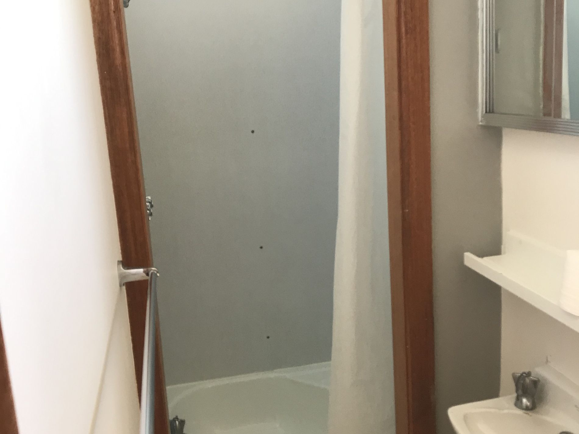 6 / 3 East Court, Newcomb
