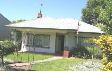Princes Highway, Officer
