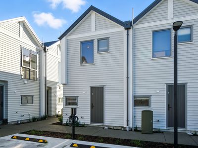 10 / 29 Bampton Street, Burwood