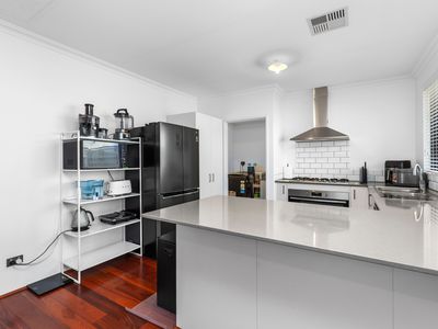 2C Troytown Way, Melville