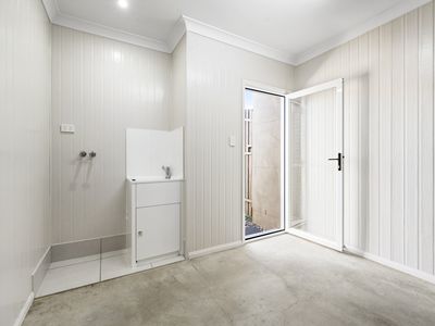 1 / 10 Furness Court, Kearneys Spring