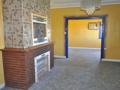 2 Calarie Road, Forbes