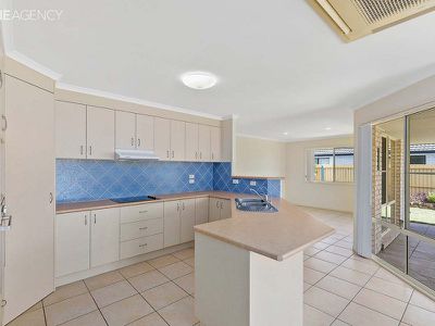 6 Banks Court, Torquay