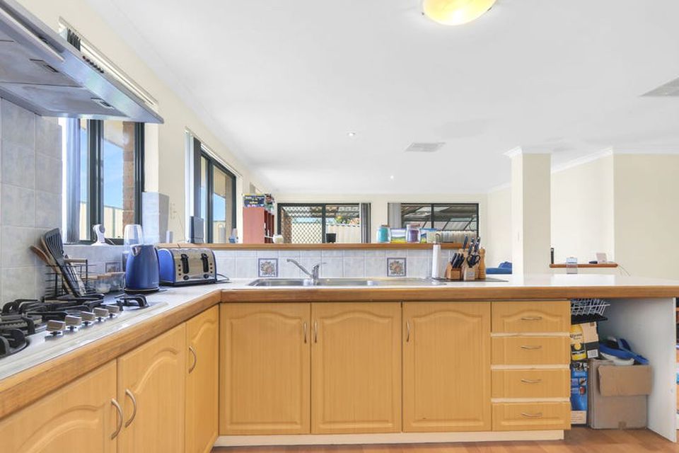 6 Coorong Turn , Warnbro