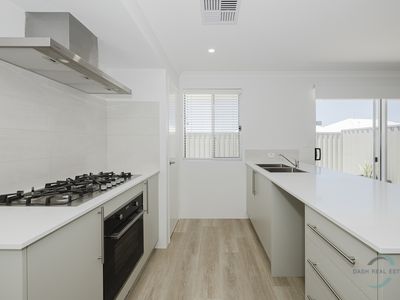 6b Gambier Gr, Eglinton