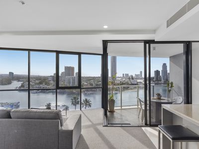 801 / 4 Wahroonga Place, Surfers Paradise