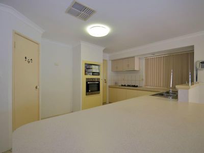 2 Barrul Place, Thornlie