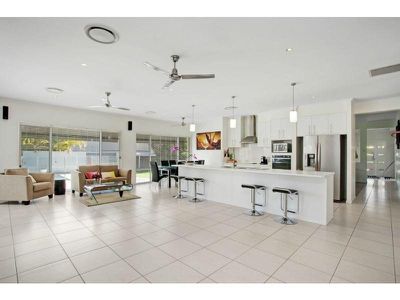 4 Hovea Place, Tewantin