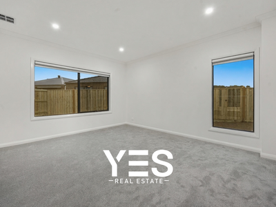 19 Saltcoats Road, Clyde North