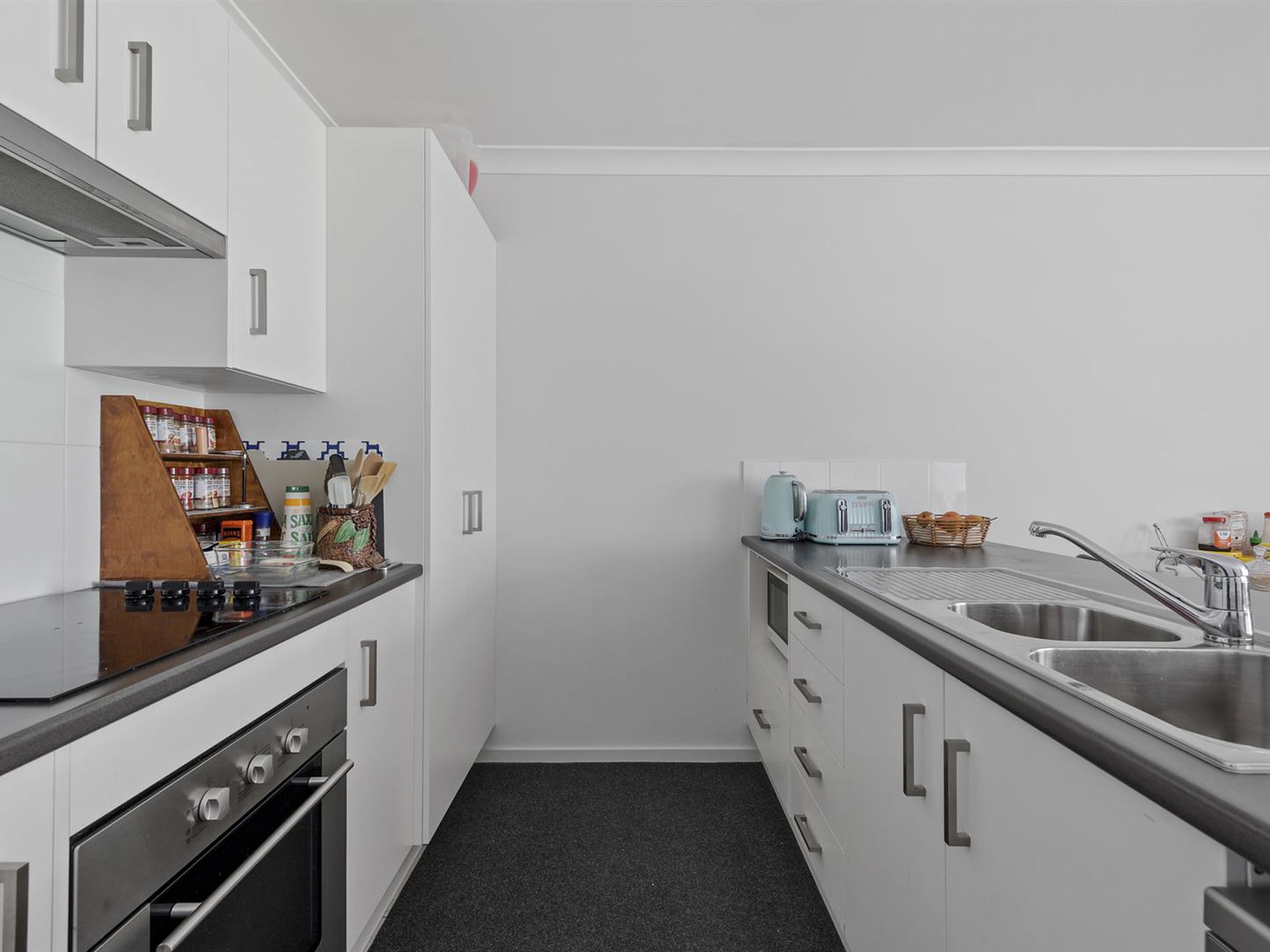 35 & 35a Gemini Way, Narrawallee