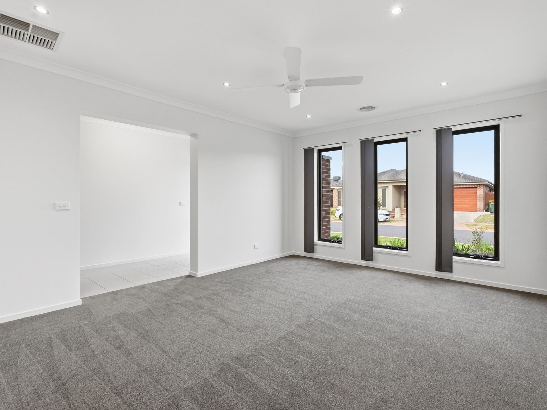 5 Niland Crescent, Point Cook