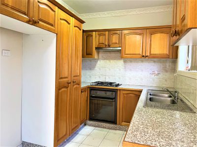 2 / 211 Penshurst Street, Beverly Hills