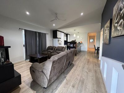 5 Sommerset Drive, Atherton