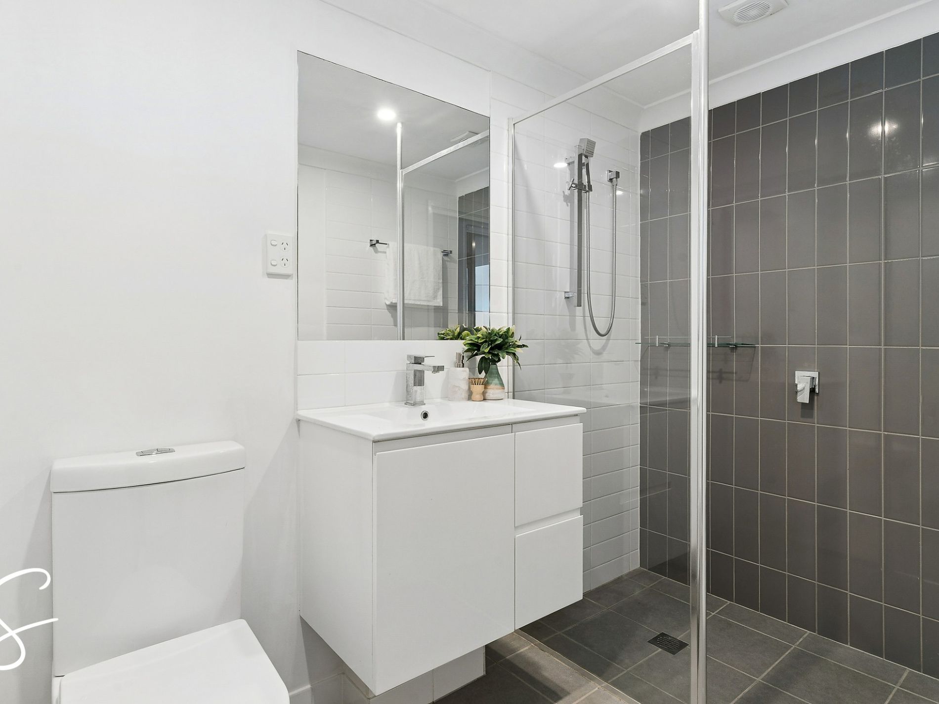 2201 / 18 Comer Street, Coopers Plains