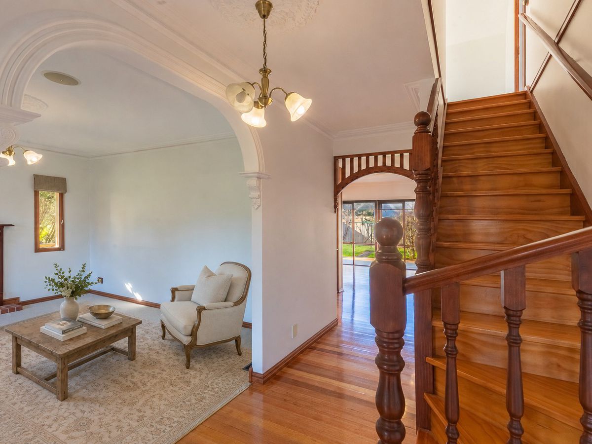 10 Alice Court, Officer