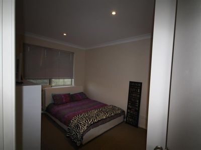 2 / 1 Moore Court, Wynyard