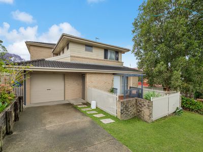 1 / 6 Brown Street, Adamstown