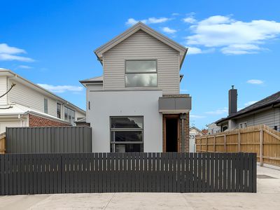 1 / 23 Austin Crescent West, Yarraville