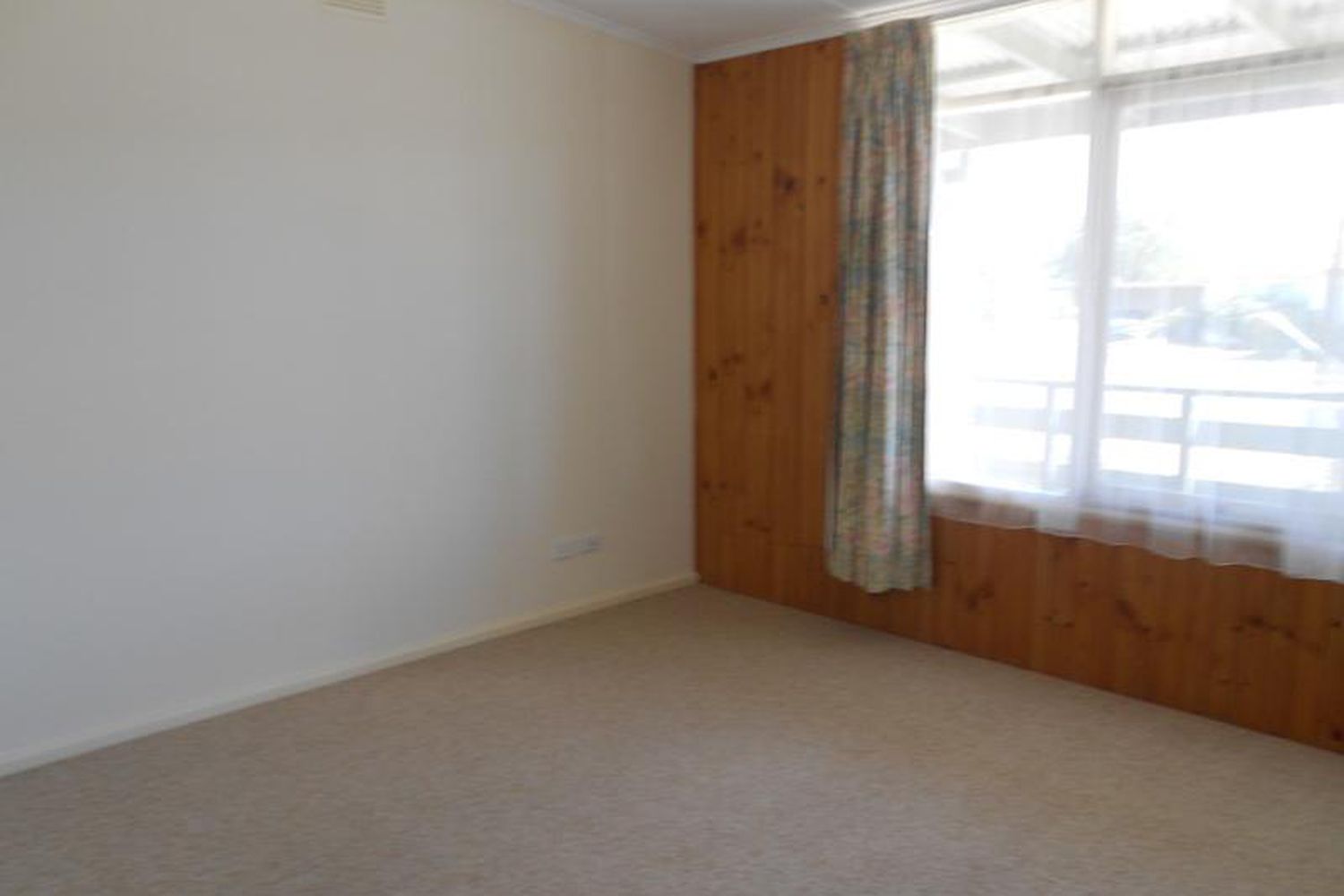 52 Alexander Avenue, Horsham