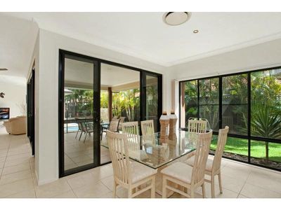 6 Riverbreeze Avenue, Noosa Waters