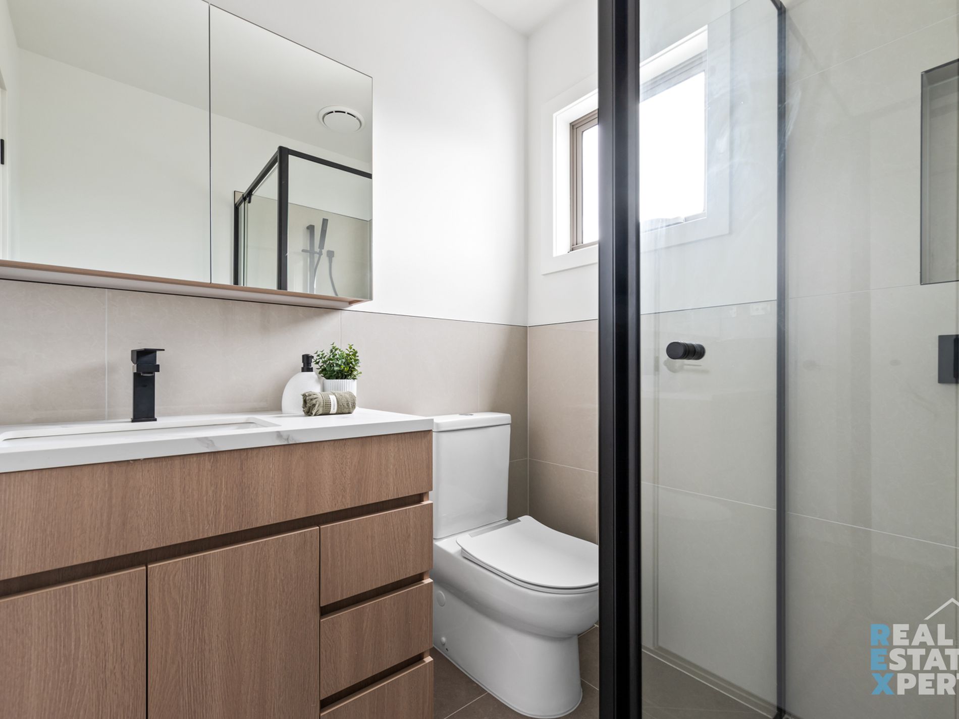 8 Tiger Way, Officer