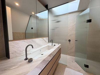 1 / 111 Carpenter Street, Brighton