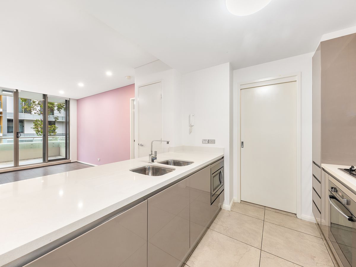 305 / 29 Seven Street, Epping