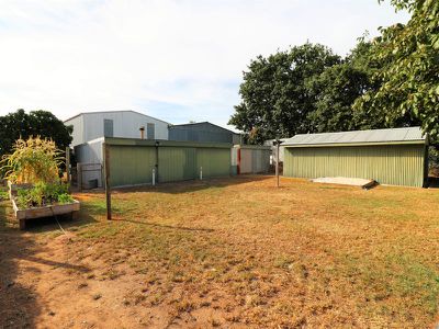 93 Livingstone St, Avenel