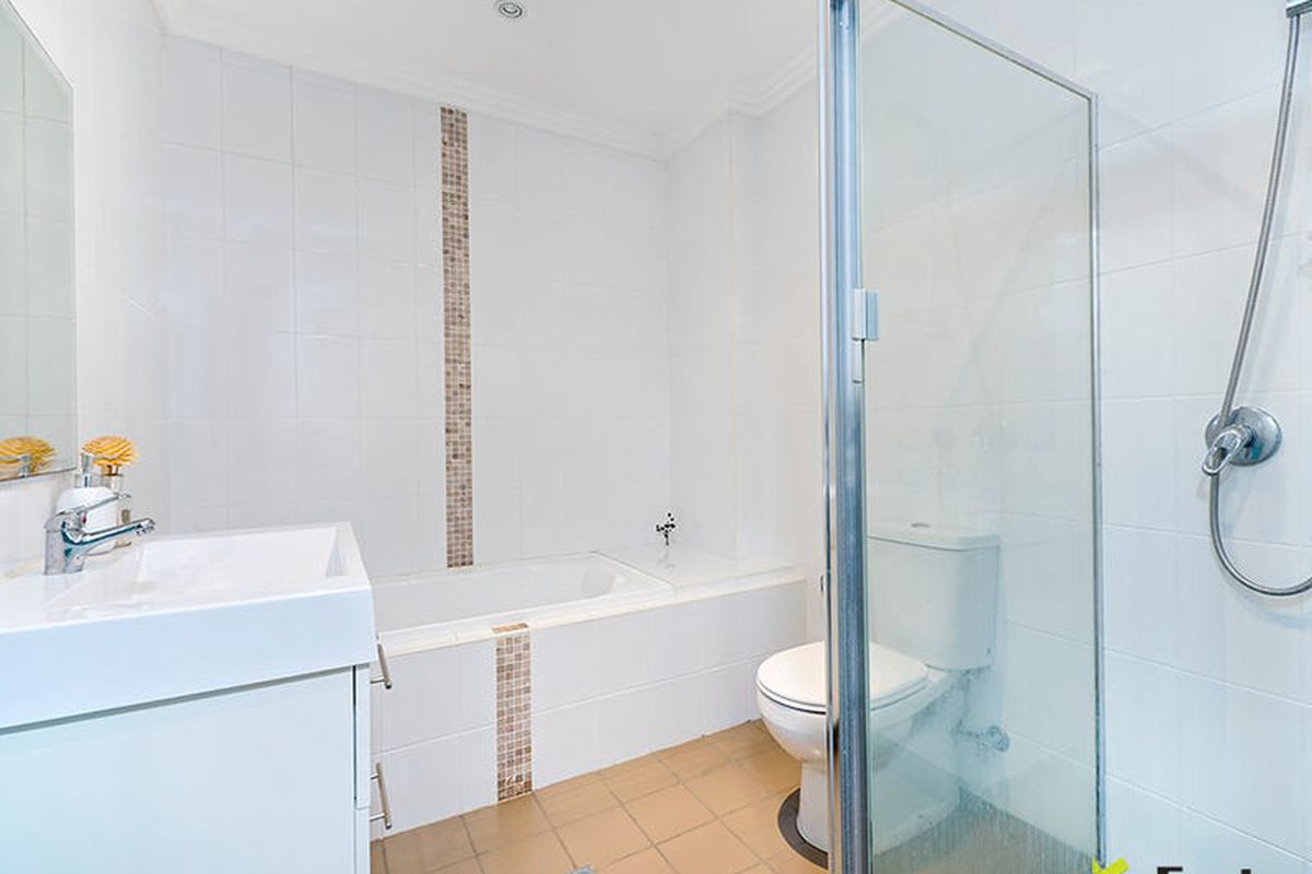 15 / 80 Courallie Avenue, Homebush West