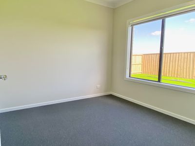 11 Nunda Way, Manor Lakes