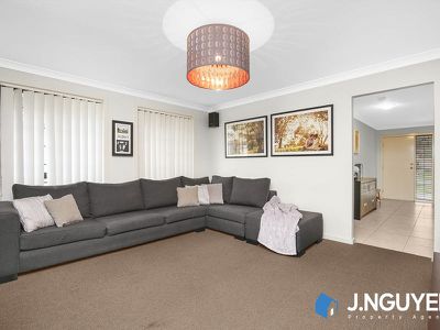 5 Lisa Crescent, Bonnyrigg