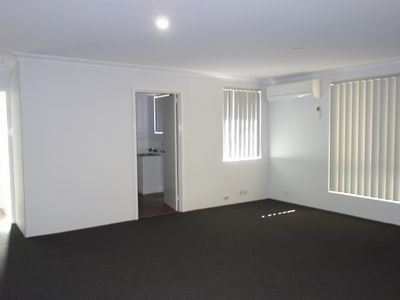 26 Wayfarer Road, Heathridge
