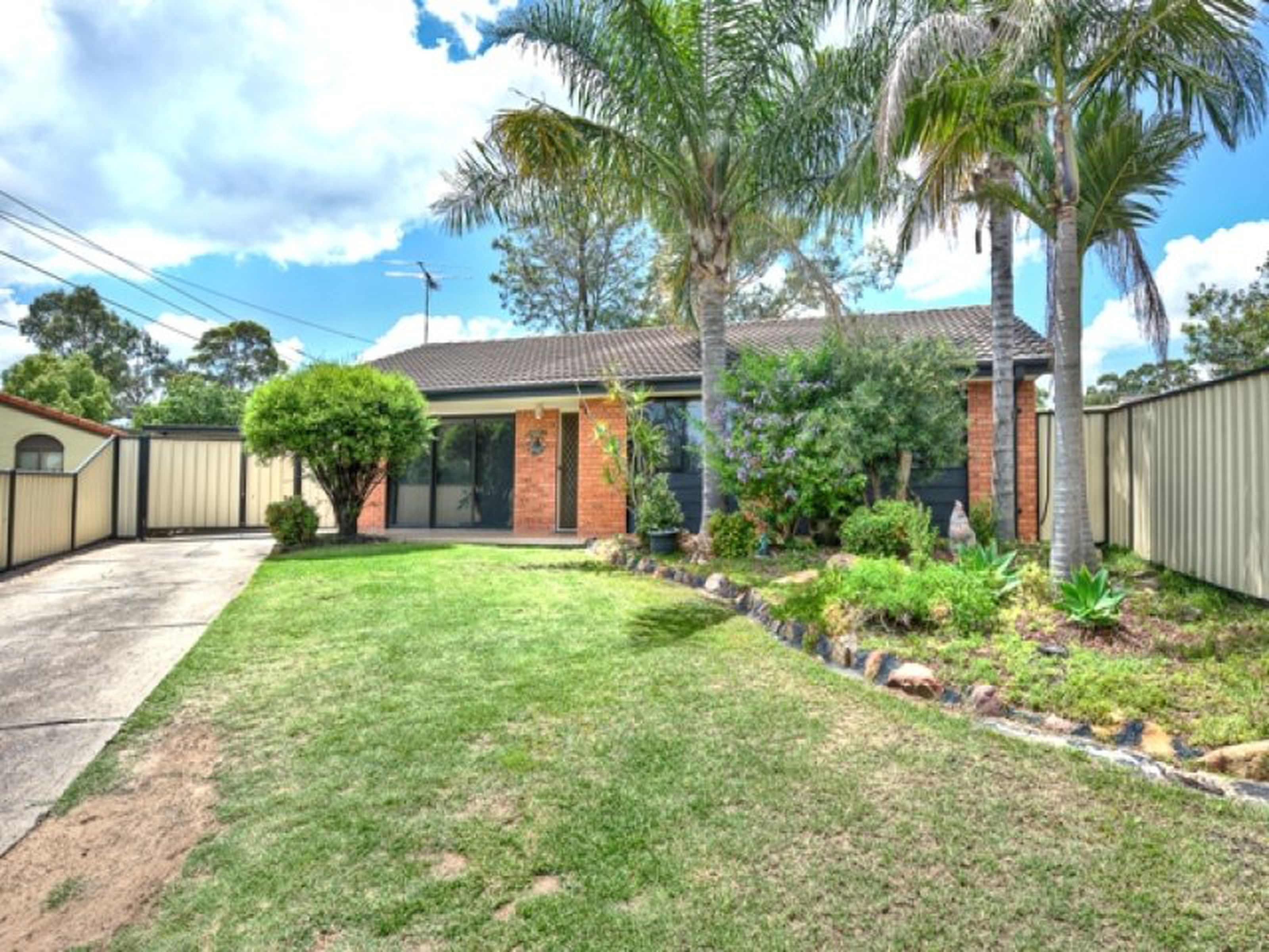13 Piper Close, KINGSWOOD