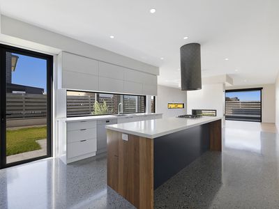 1 / 5 Martin Laurence Place, Port Fairy