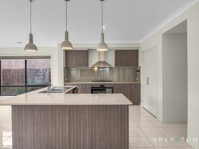 10 Caro Way, Fraser Rise