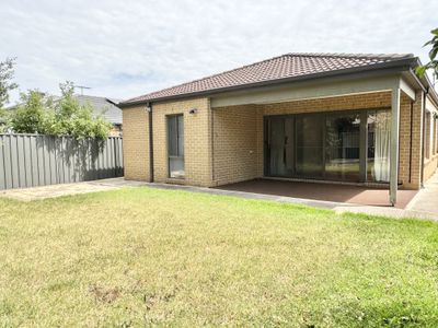 37 Lancewood Road, Manor Lakes