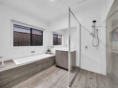 90 Anniversary Avenue, Wyndham Vale