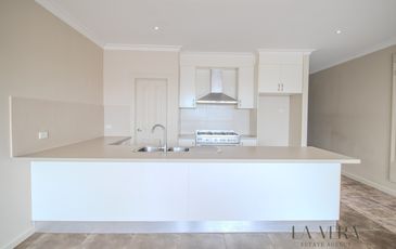 12 Doctors Lane, Keilor East